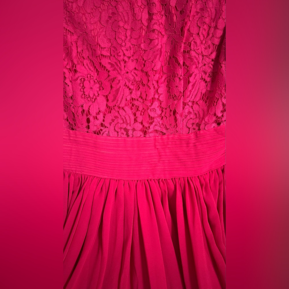 Exquisite English Manor Dress - Picture 10 of 10